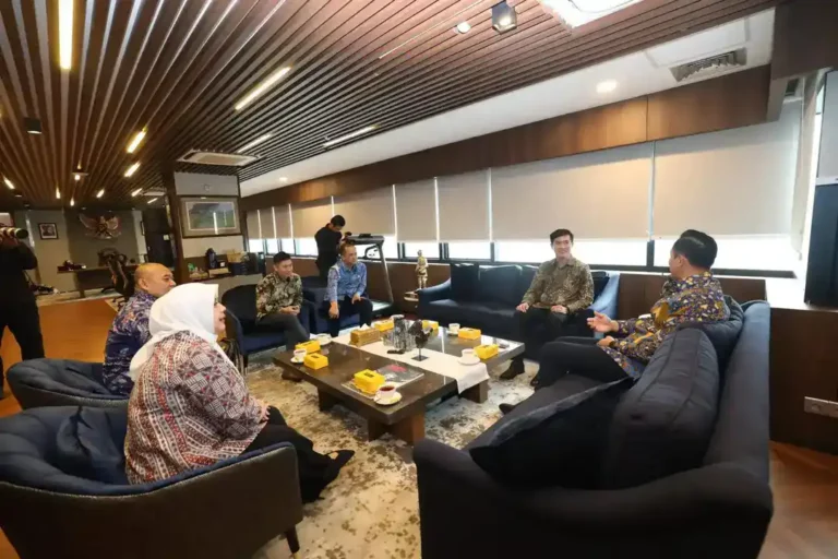 Persahabatan yang Menggugah Kerja Sama Strategis Indonesia-Singapura